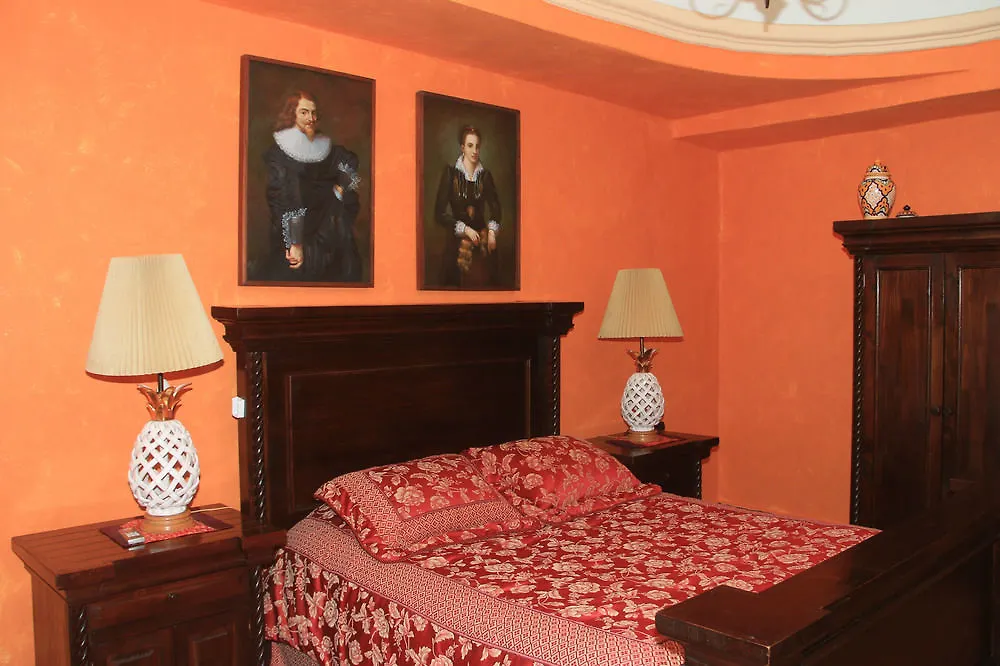 Collection O Casa Bella Hotel Boutique, Cabo San Lucas
